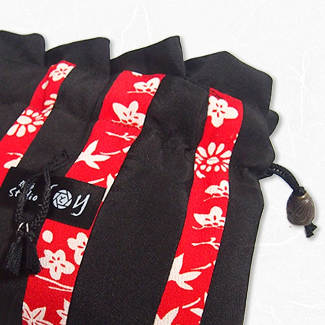 巾着＜赤と黒の古布遊び／房 黒）【1点もの】