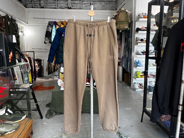 ESSENTILAS CORE LOUNGE SWEAT PANT WOOD XL 56850