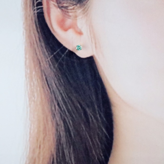 再入荷！マダガスカル産ブルーグリーンアパタイトのひと粒ピアス｜4mm｜選べるピアス金具 アレルギー対応