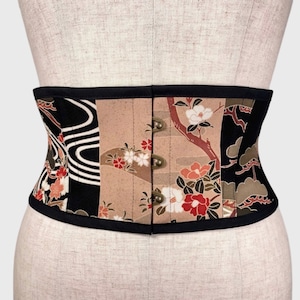 着物コルセット（椿・黒留袖より制作）Kimono Corset (Camellia・Made of Kurotomesode Kimono)