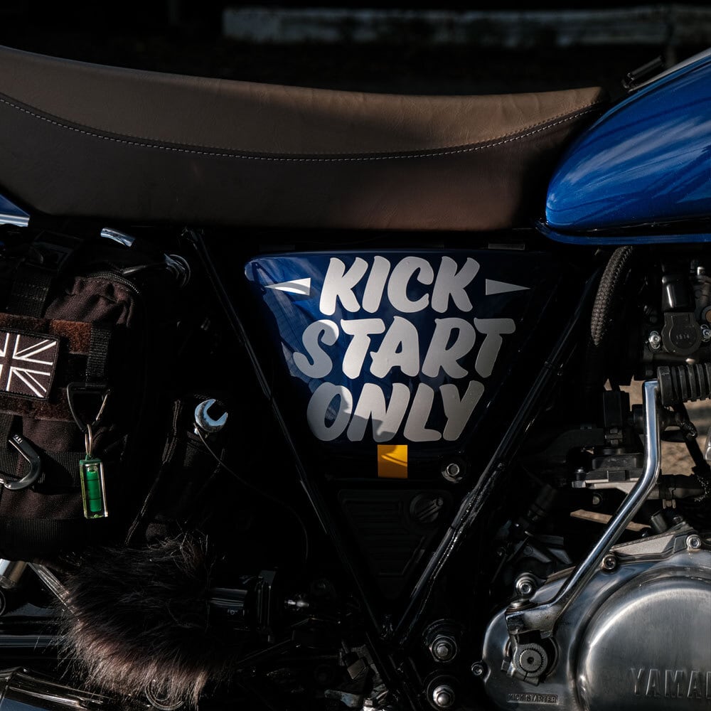 片方のみ]YAMAHA SR400 サイドカバー カスタムデカール no.2 Kick