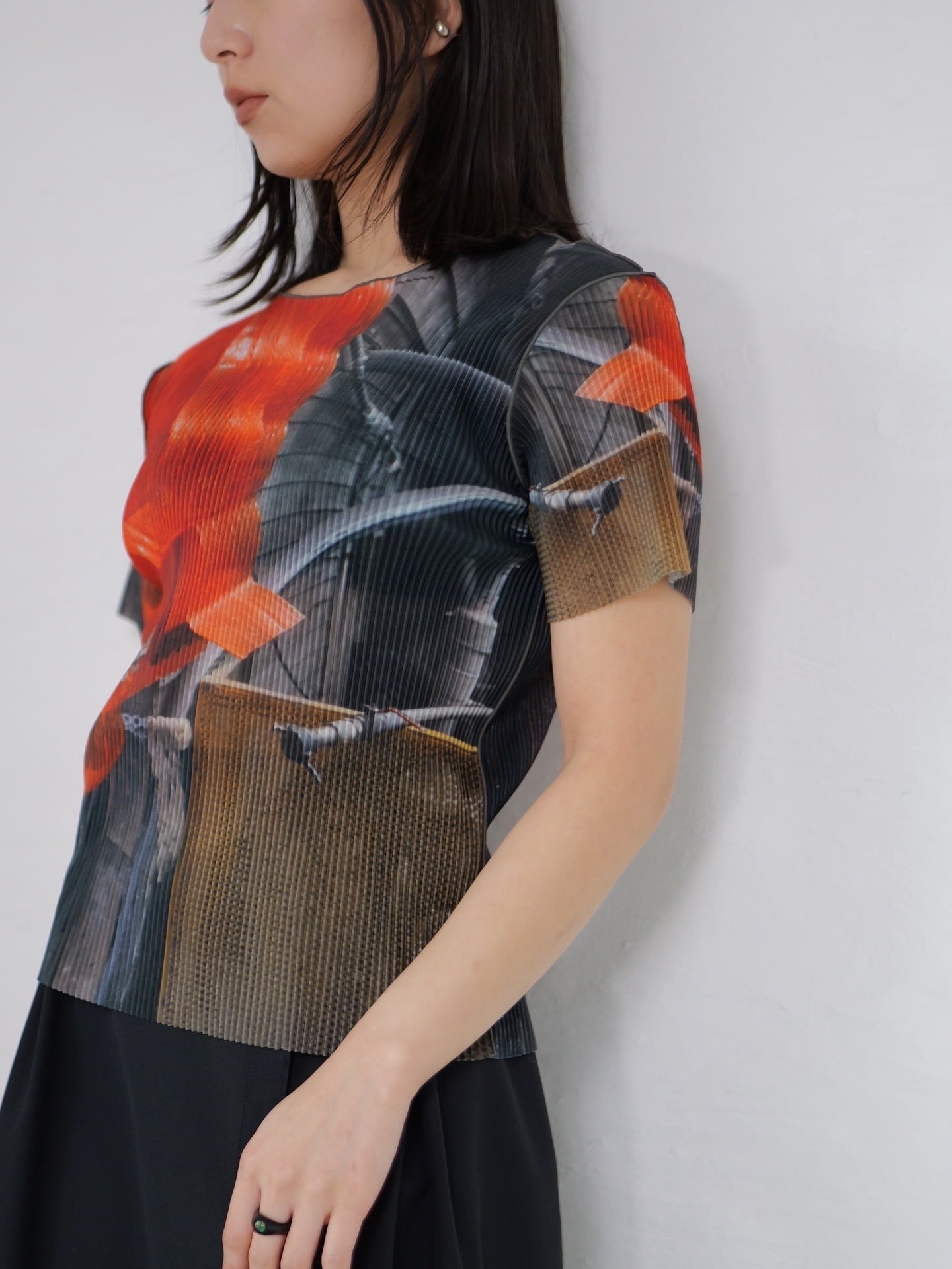 kotohayokozawa - Sheer Graphic Top ：Orange Wave｜工場風景