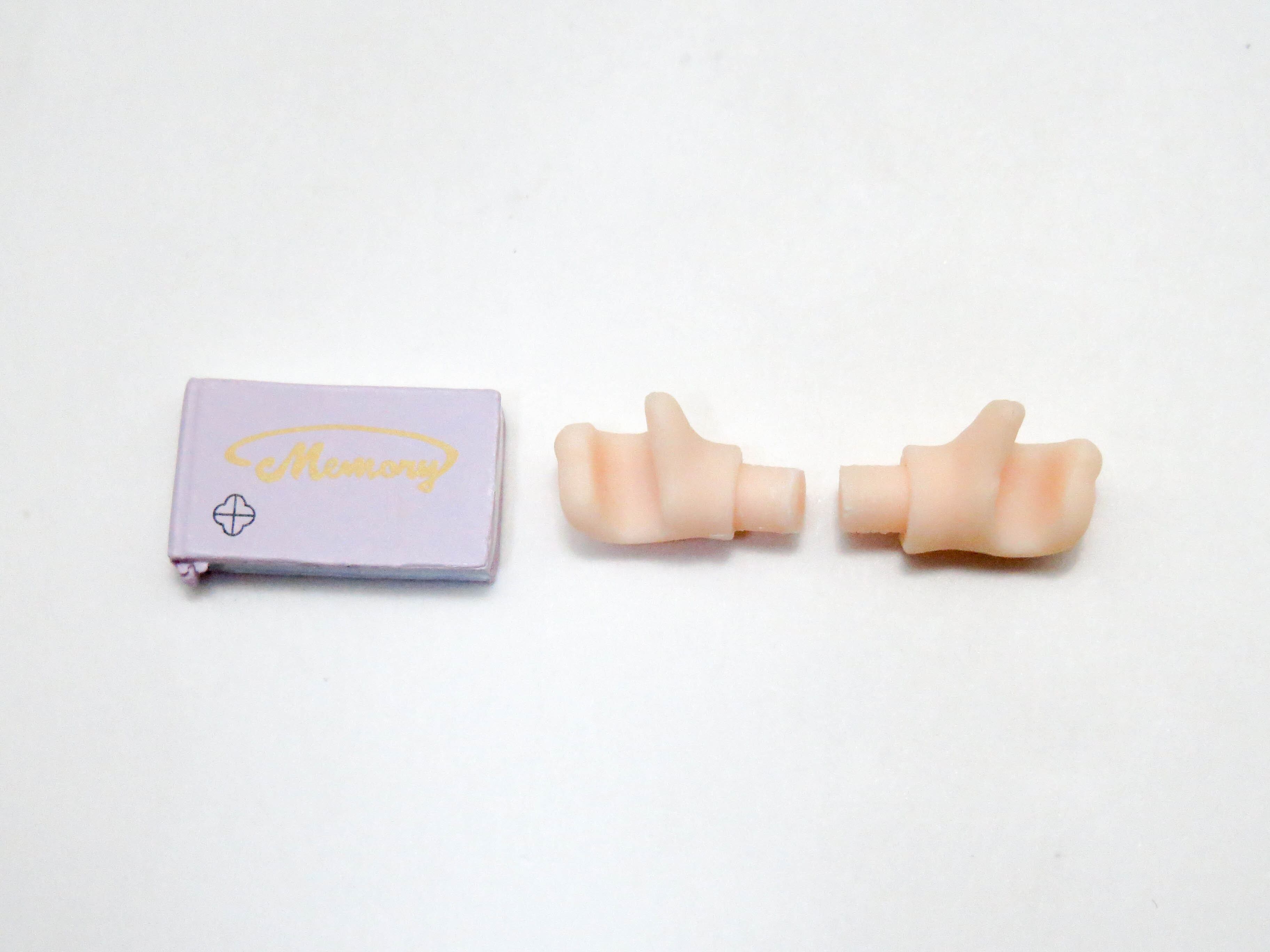 再入荷【122】 シャロ 小物パーツ 手帳 ねんどろいど