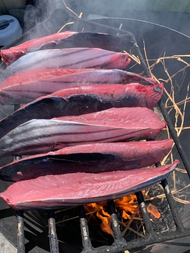 高知県大月産 藁にこだわって作るカツオの藁焼き