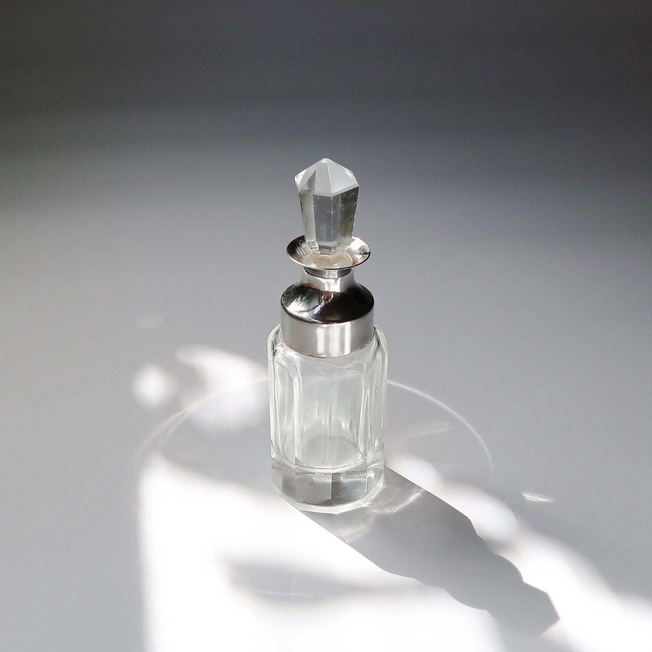 クリスタルなフタの調味料ビン