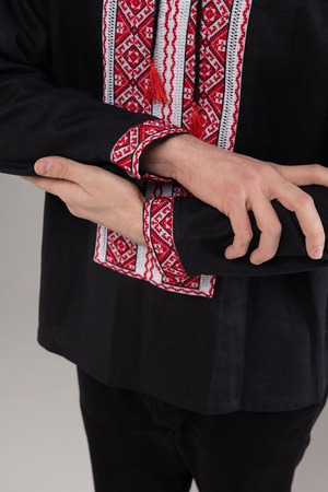 ウクライナ刺繍ヴィシヴァンカ　クロスステッチ手刺繍　Lサイズ　メンズ