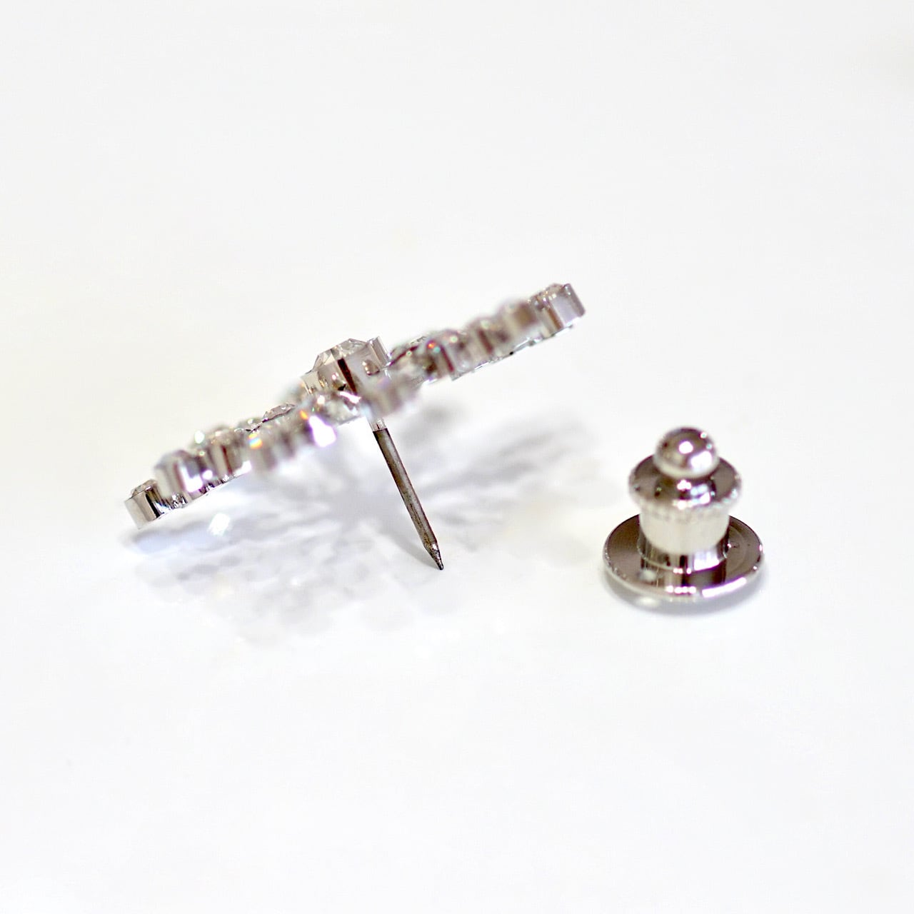 雪の結晶ピンブローチ | MAKI NUMOTO (マキ ヌモト) ｜コスチューム