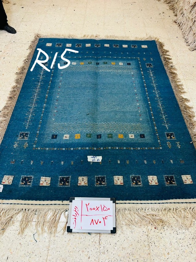 織りたてギャッベ【No.R15】Gabbeh Riz (細かい織り) ※シャーリング（表面カット）前につき裏面の画像です。現在、こちらの商品はイランに置いてあります。ご希望の方は先ずは在庫のご確認をお願いします。