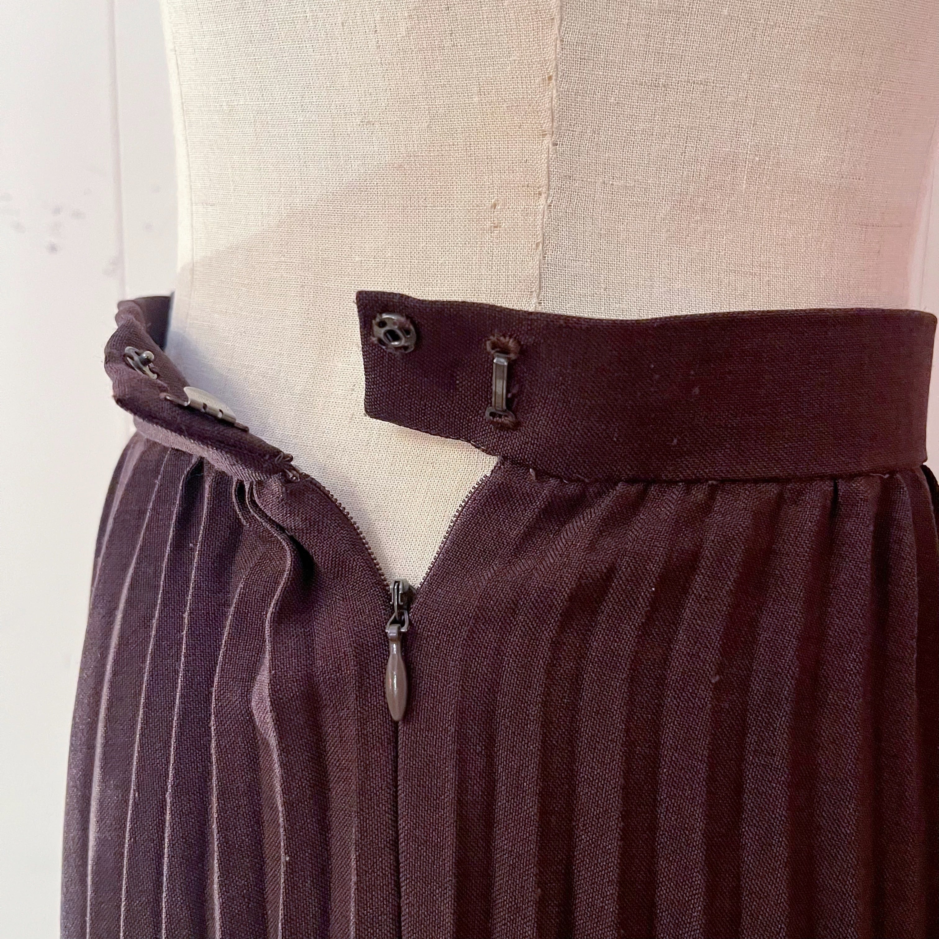 brown accordion pleats skirt