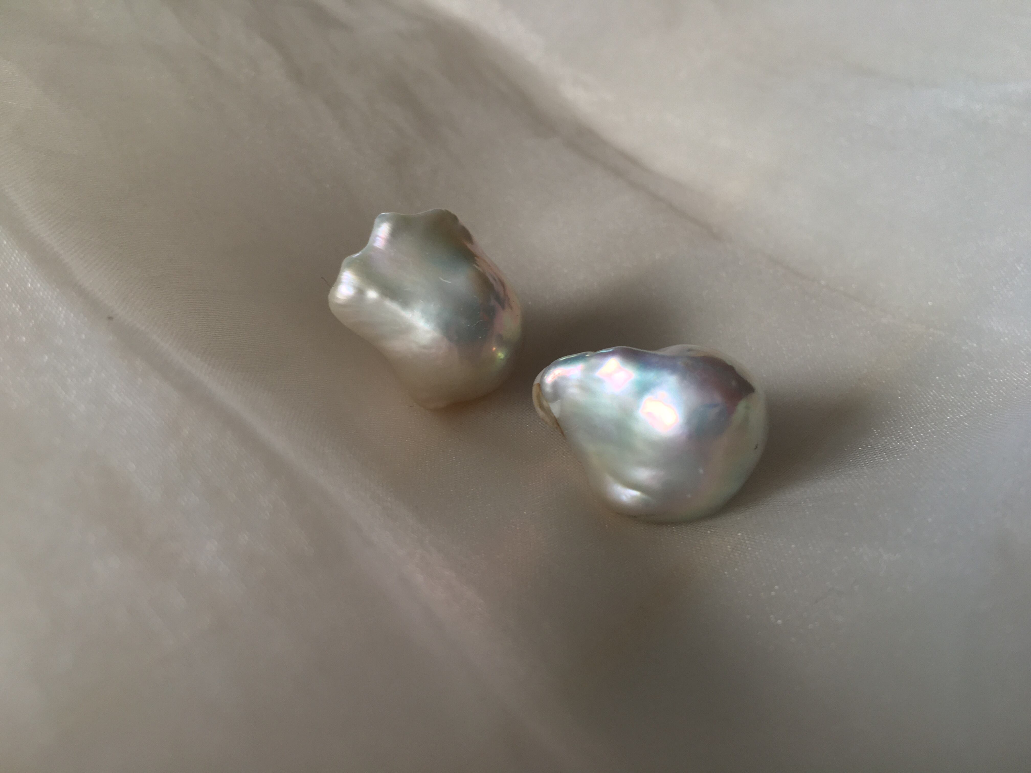 18k 大粒オイスターバロックパールピアス(c) | Theodor