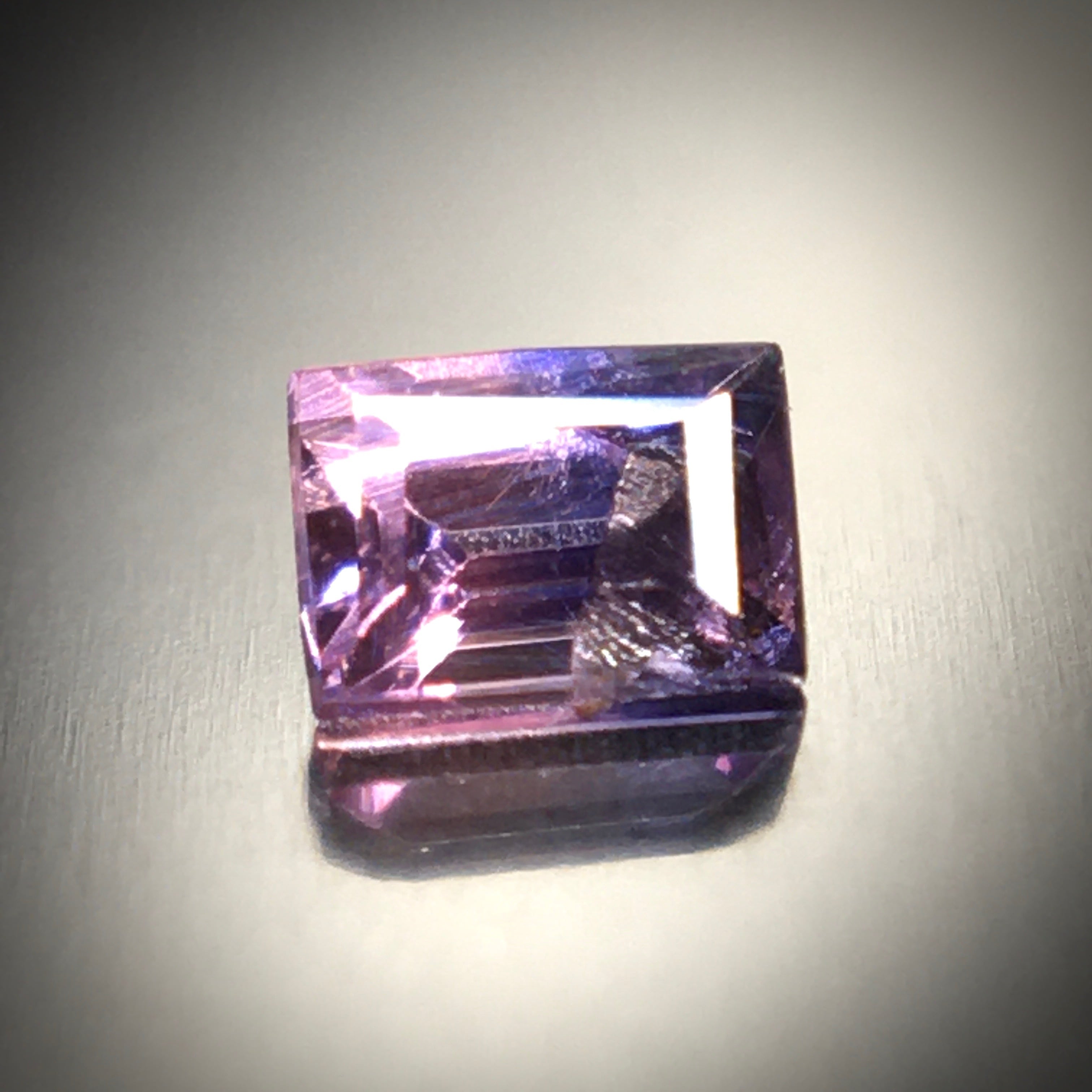 妖艶なピンクとブルー 0.08ct 希少石 天然 バイカラーサファイア ルース | Frederick’s Gems&Jewelry powered  by BASE