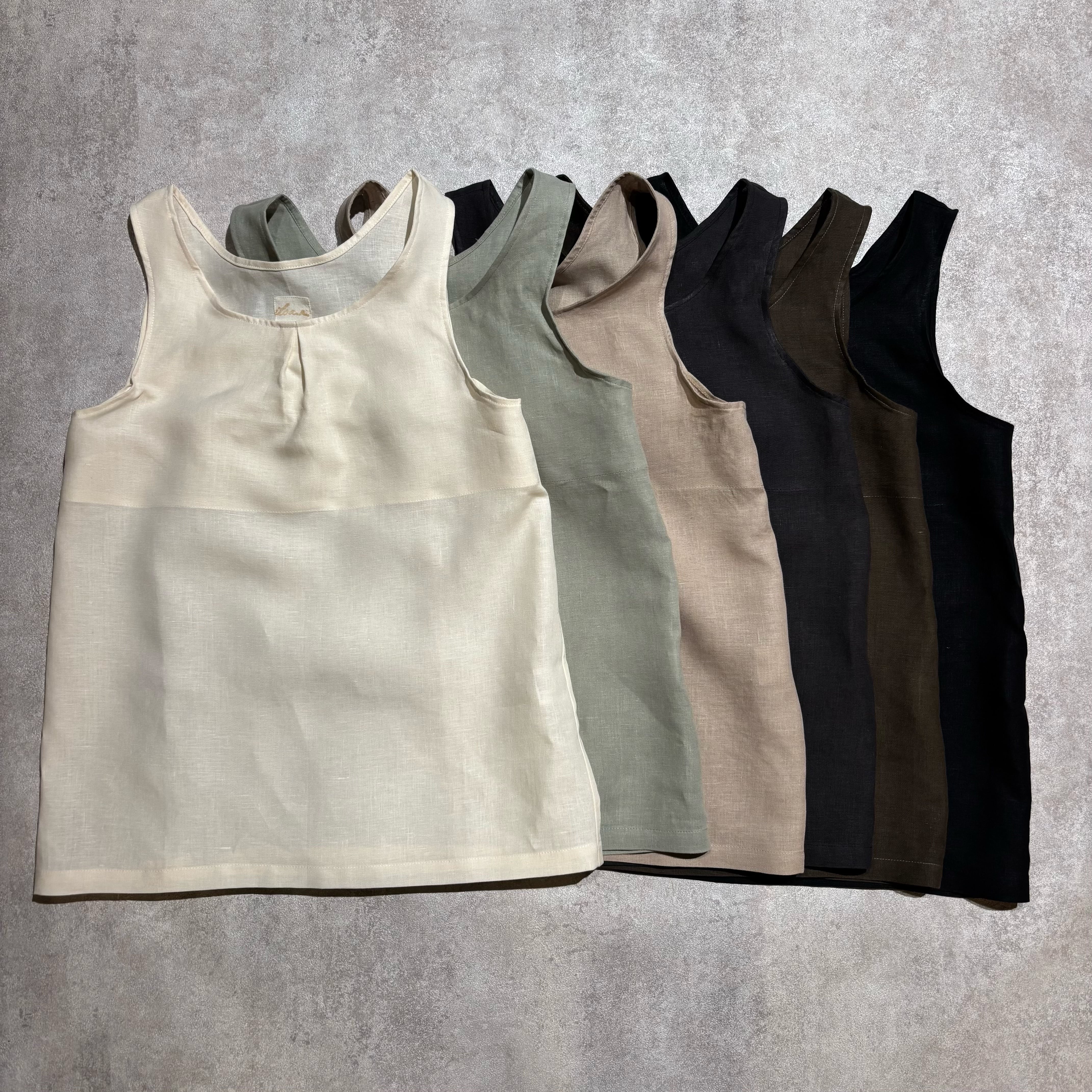 リネンタンクトップ 国内織リネン100% 6color (胸元二重・ブラパッド入れ付き)