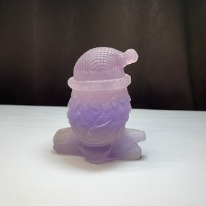 9.帽子をかぶった色合い美しいフローライト・フクロウ