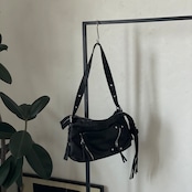 【受注予約:6月下旬入荷予定】zipper shoulder bag/ black