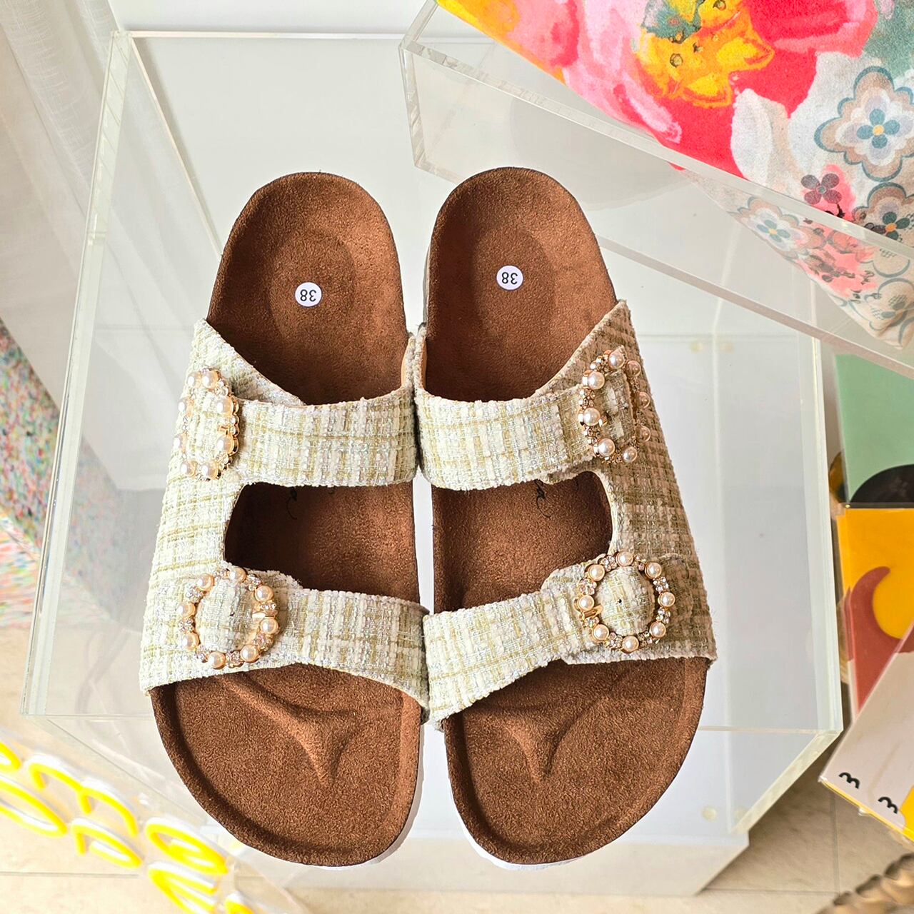 ツイードとビジューのサンダル ライトグリーン