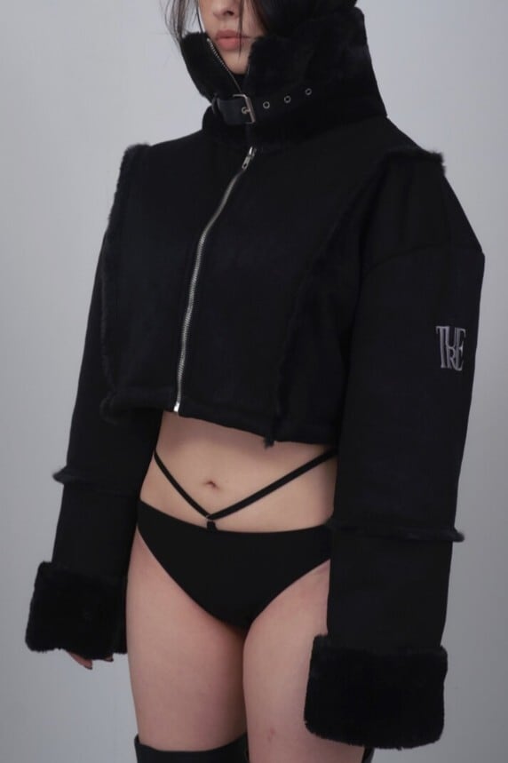 【aespaカリナ着用✨】 TRUE ムートンコート(黒) 夏のうちに冬物GET 8~9月再入庫予定]☆aespa カリナ 着用！！【THE OHYOU】WOOL