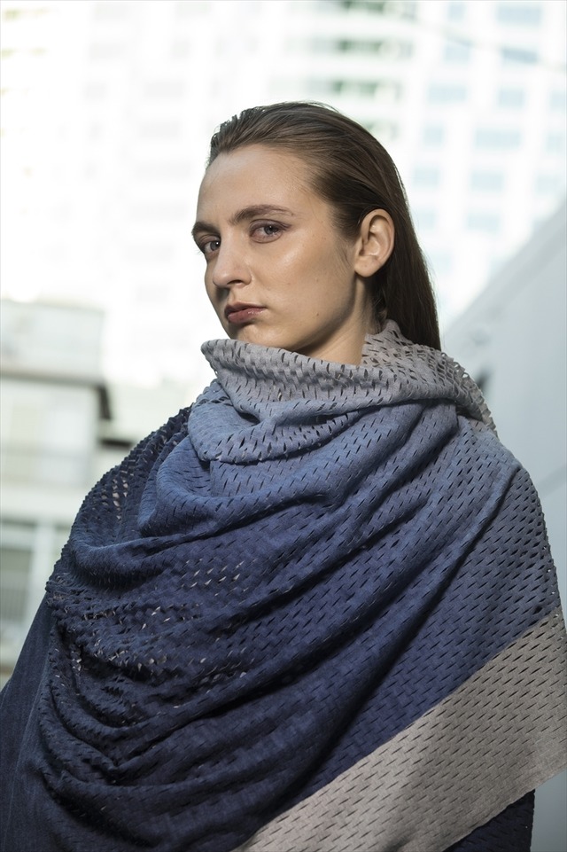 PLAIN CORNICE STOLE【WOOLウール】GRADATION NAVY 1117W5 プレインコーニス ストール ［登録意匠］ グラデーション ［着るアートストール］