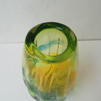 菜の花のような花瓶