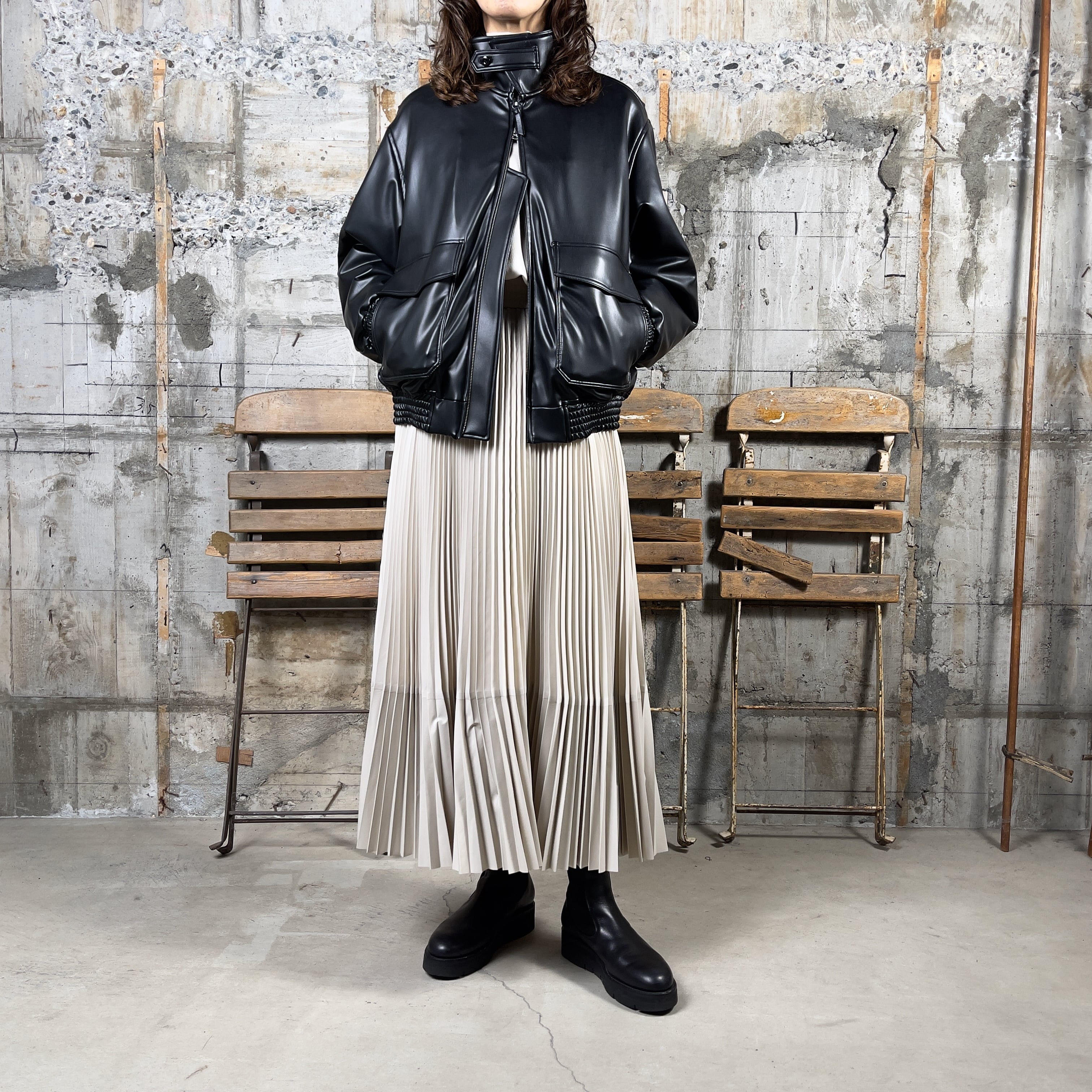 HYKE【ハイク】TAFFETA × ECO LEATHER PLEATED SKIRT (14152 HYKE【ハイク】TAFFETA × ECO LEATHER PLEATED SKIRT (14152