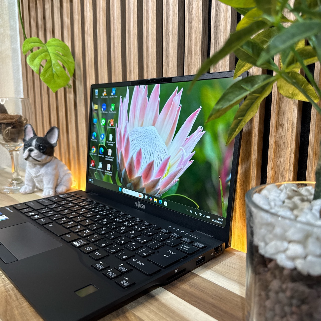 \ 公式ショップ限定価格❣️/ 極美品《超軽量》LIFEBOOK U9311/F 最高峰i7 第11世代 フルHD メモリ8Gb SSD256GB ノートパソコン 安心サポート&3ヶ月保証付き