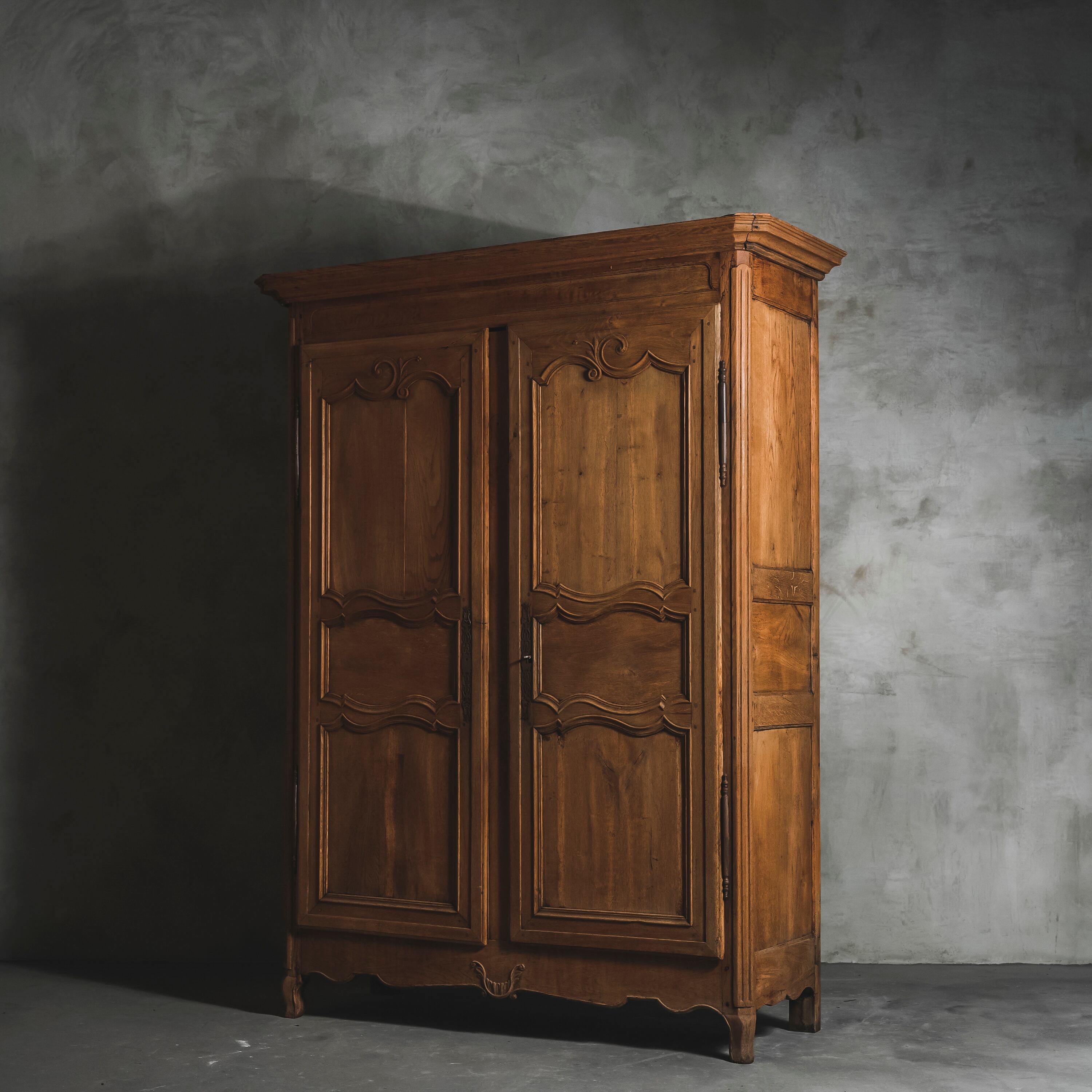 キャビネット/ワードローブ/アンティークワードローブ/キャビネット/洋服収納/空間装飾/店舗什器