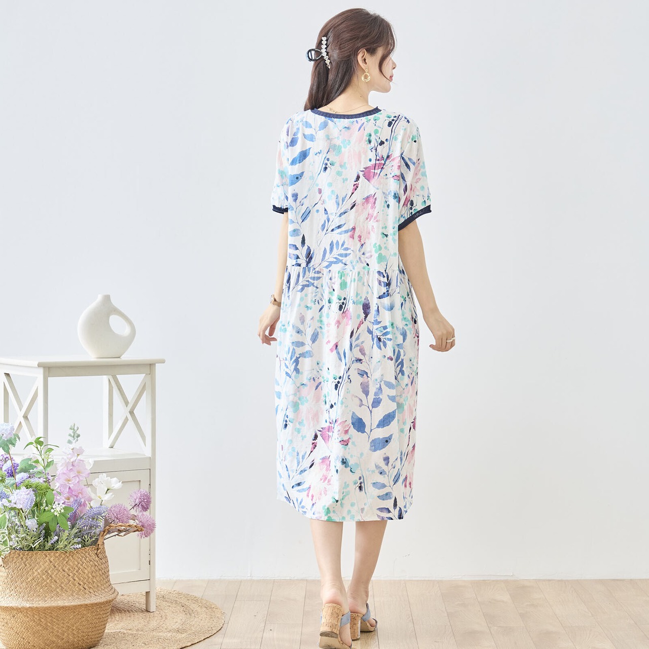TRUBE 水彩フラワープリントVネックワンピース【M~L】ブルー