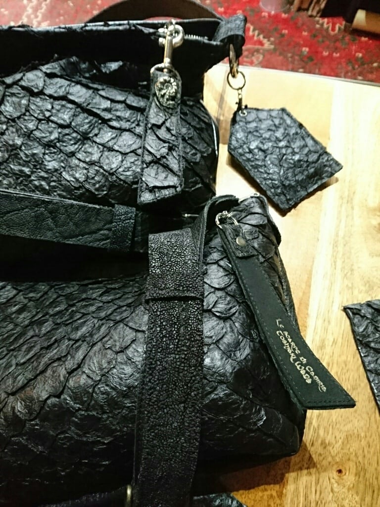 ピラルクーショルダーバッグ ピラルクー肩掛けバッグ(参考商品A/B) | FREAK LEATHER ARTISAN