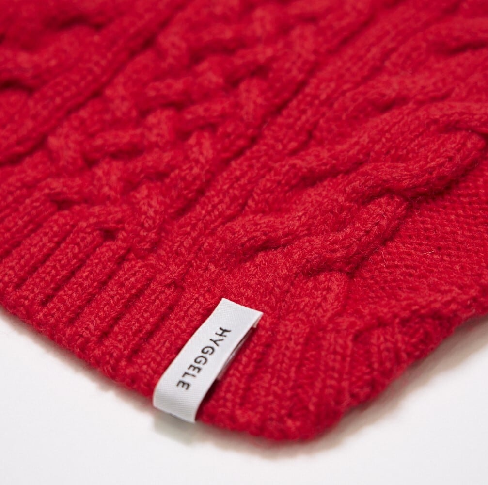 HIGH NECK CABLE KNIT-RED | HYGGELE