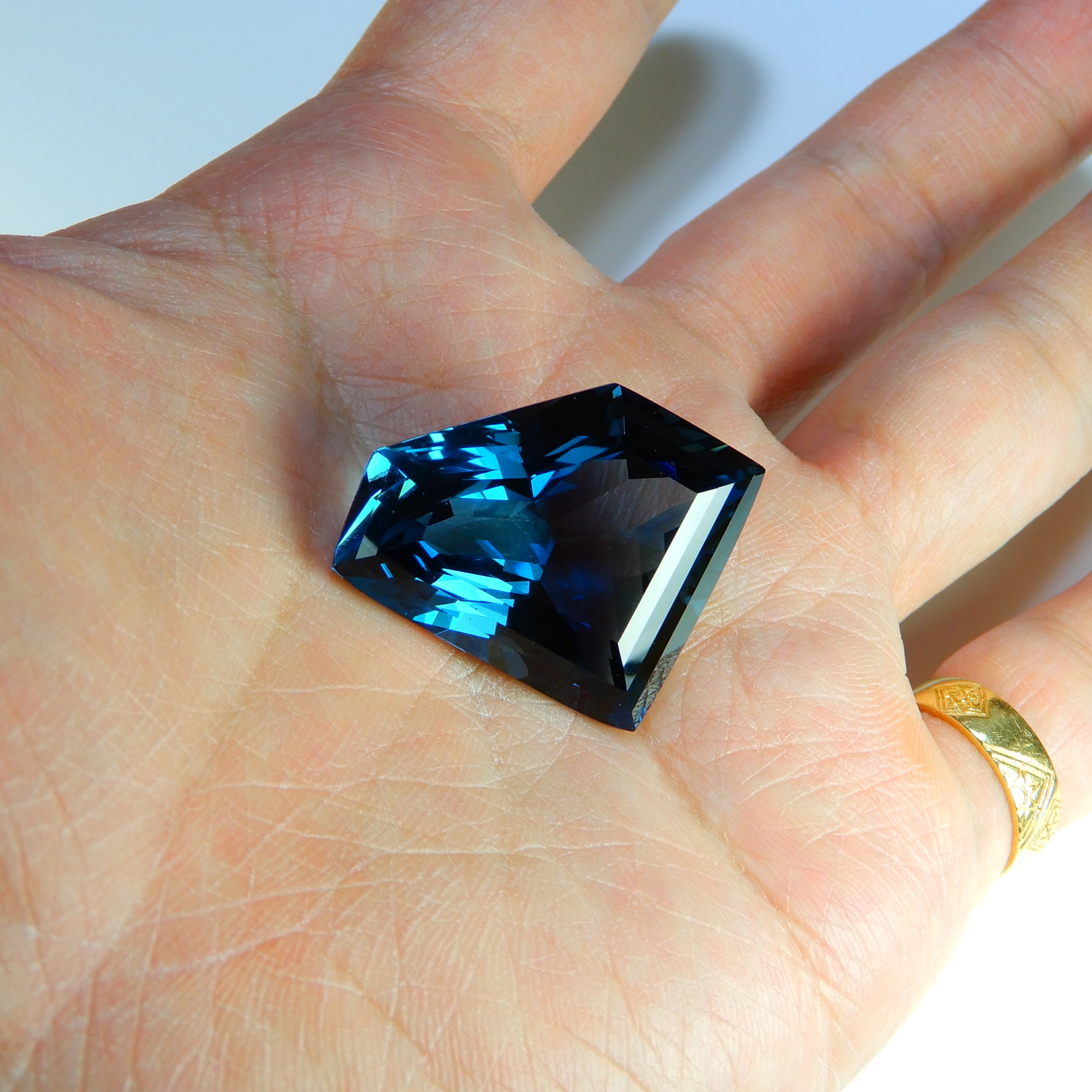 255)ソ付 大粒 スカイブルートパーズ ルース 21.782ct - www.agilework