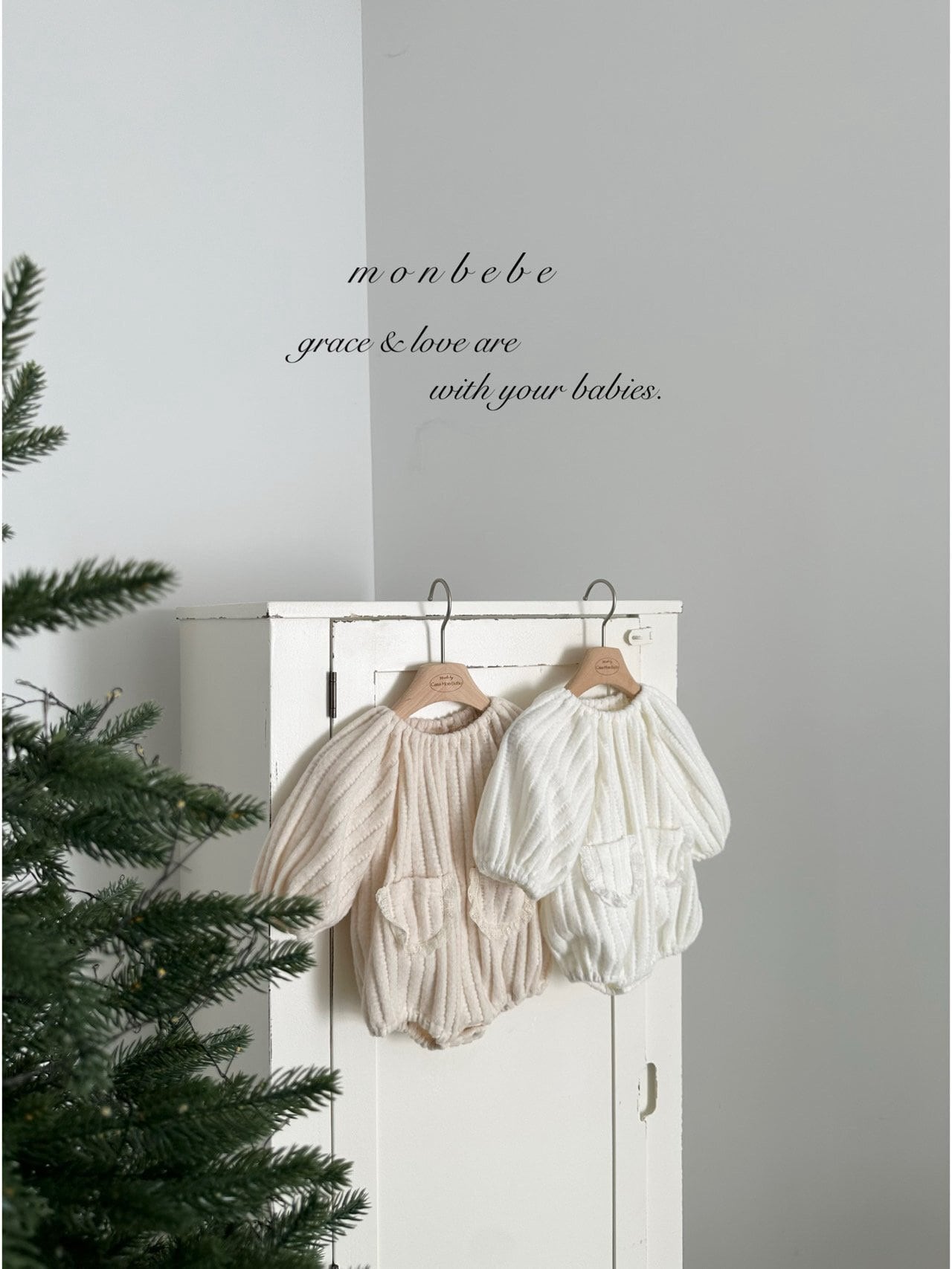 【即納】ニットボンボンロンパース / monbebe