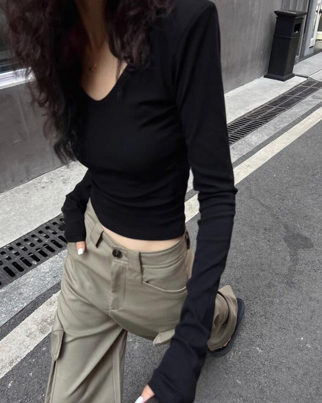 V ネックショートTシャツ A24153