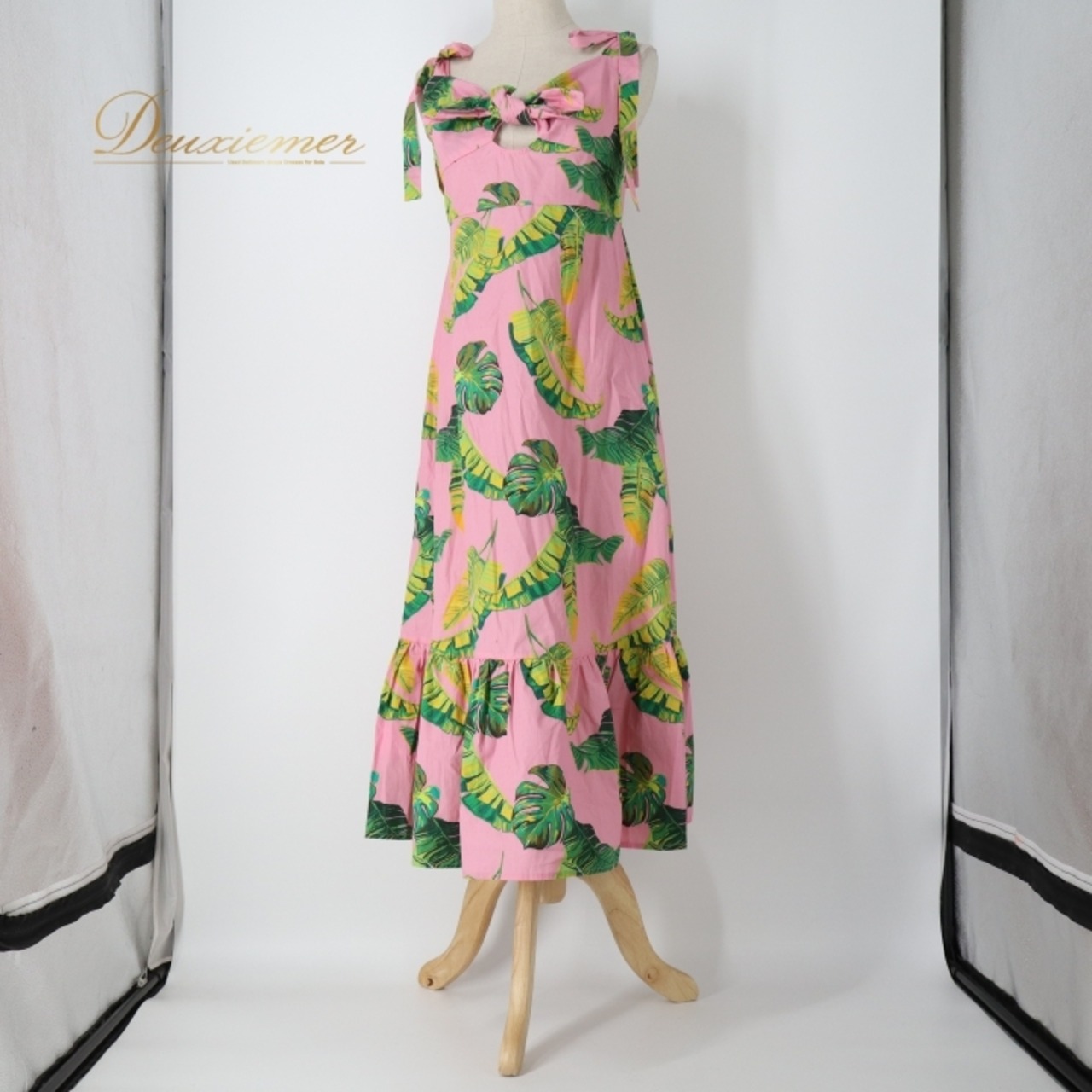 フラダンス 衣装 ワンピース ドレス ピンク系 モンステラ柄 ハワイアンプリント 植物柄 リボン キャミソール フレア アロハ フラ ダンス レッスン 練習 華やか 鮮やか かわいい おしゃれ 上品 グリーン系 イエロー系 ピンク 緑 黄 フラダンスワンピース ドレススタイル カジュアル エレガント レディース 軽やか