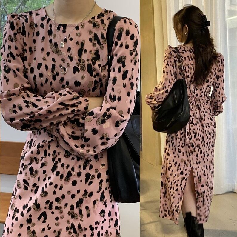One Piece Leopard Pink ワンピース レオパード柄 ヒョウ柄 アニマル柄 ピンク 長袖 ラウンドネック ロング丈 ミモレ丈 バックスリット 大人 可愛い きれいめ カジュアル オシャレ デイリー お出かけ デート ランチ 女子会 春 秋 レディース Sea Sign Post