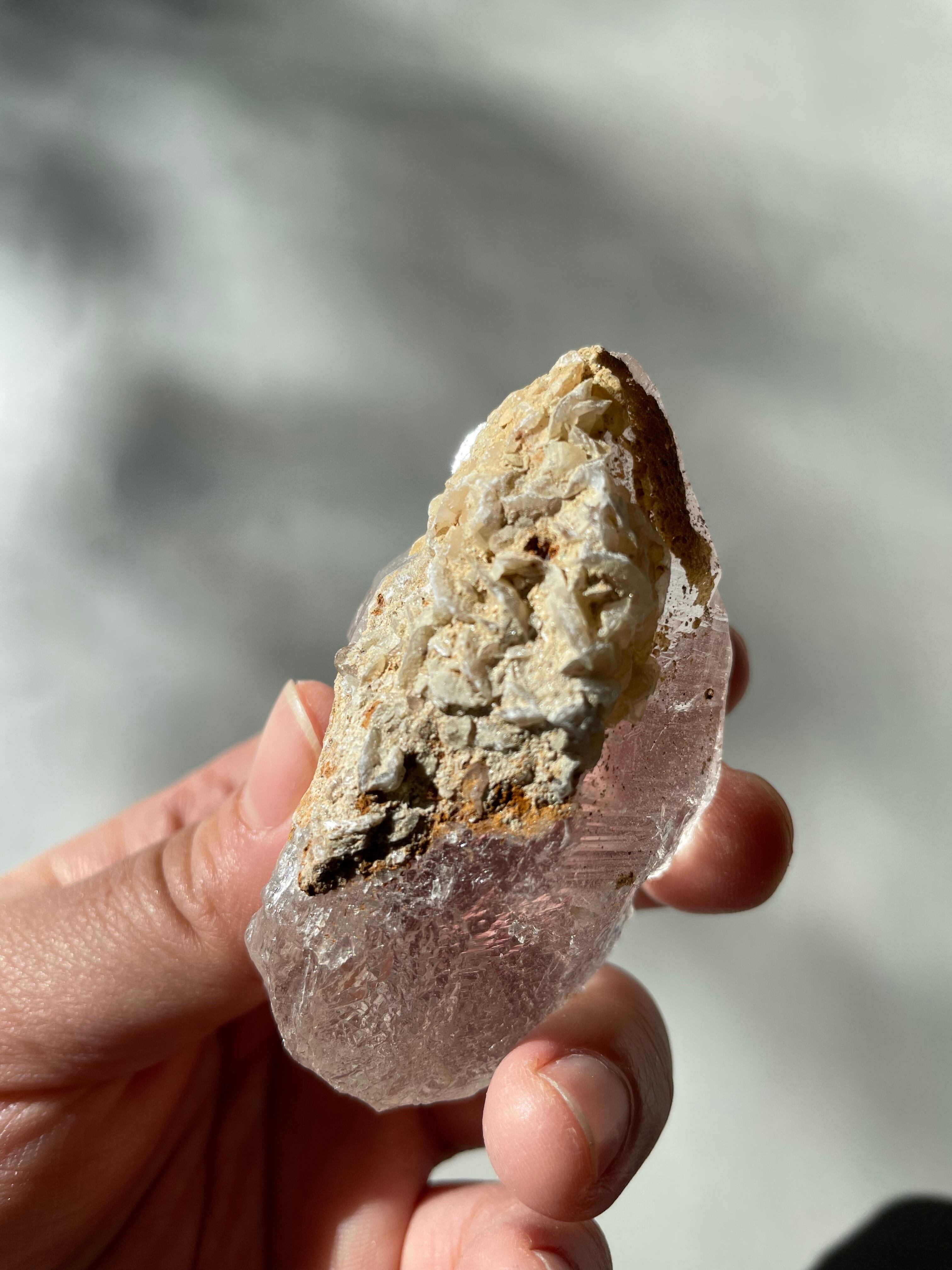 パキスタン　ギルギット　スカルドゥ産　ヒマラヤ水晶　マイカ　カテドラル