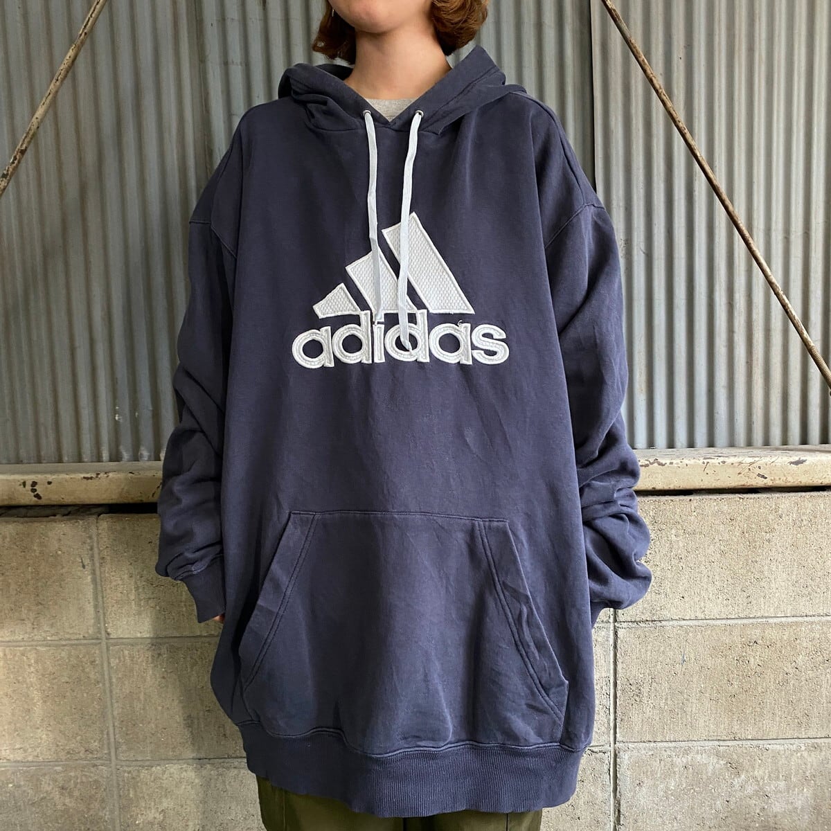 輸入 adidas パーカー フーディ ビックサイズ 総柄 ロゴプリント