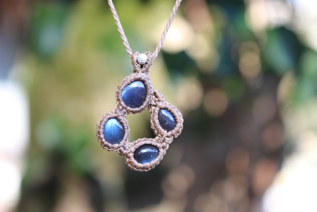 Labradorite mix micromacrame circulation  pendant