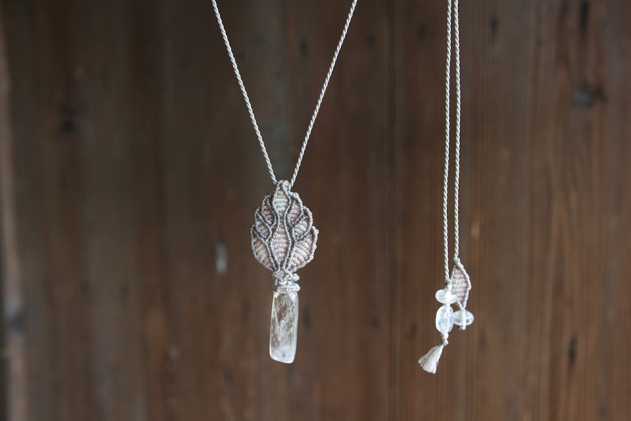 Kunzite micromacrame design pendant