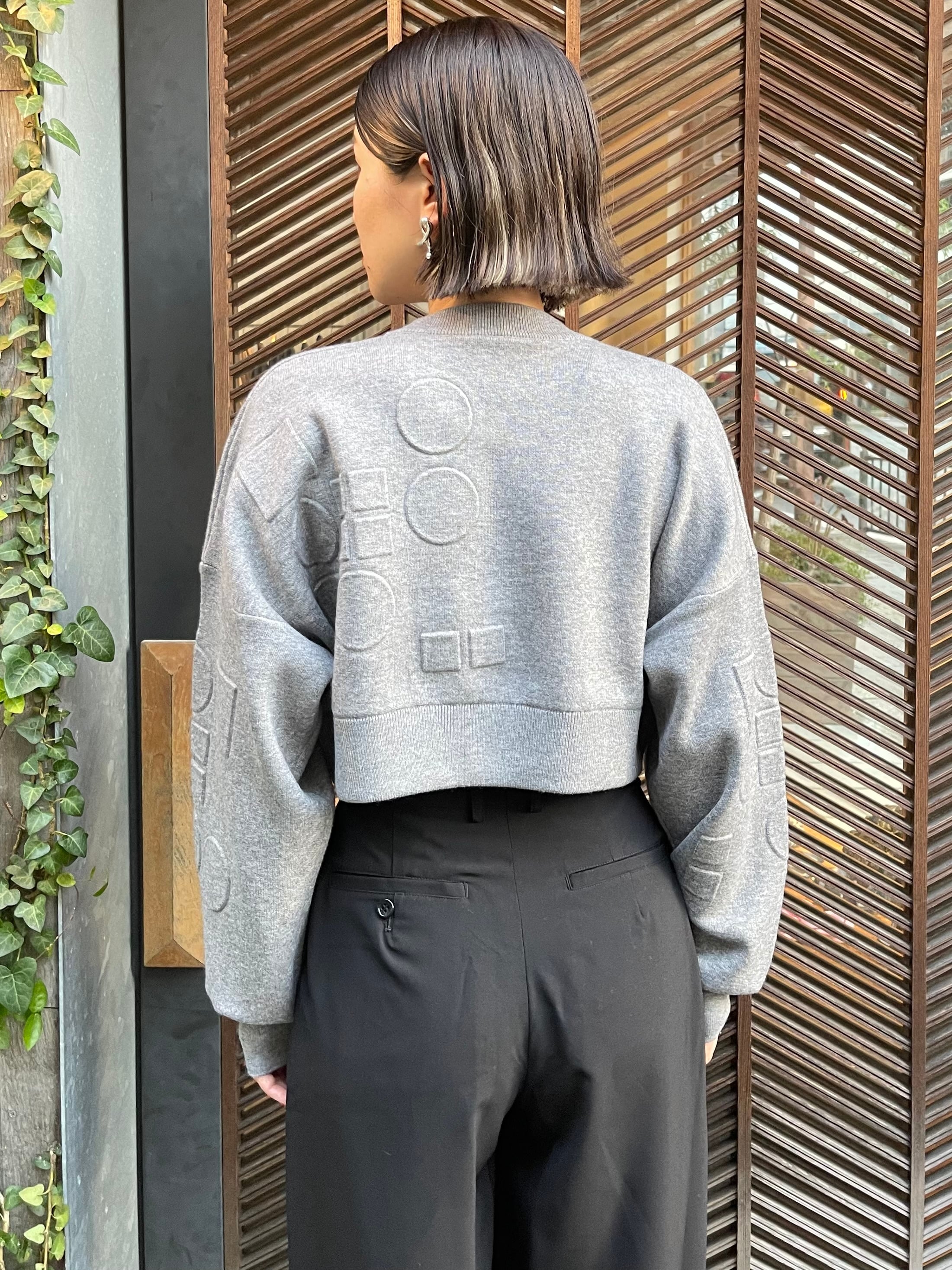 ENFOLD エンフォルド / O EMBOSS CROPPED PULLOVER | TRENTオンライン 
