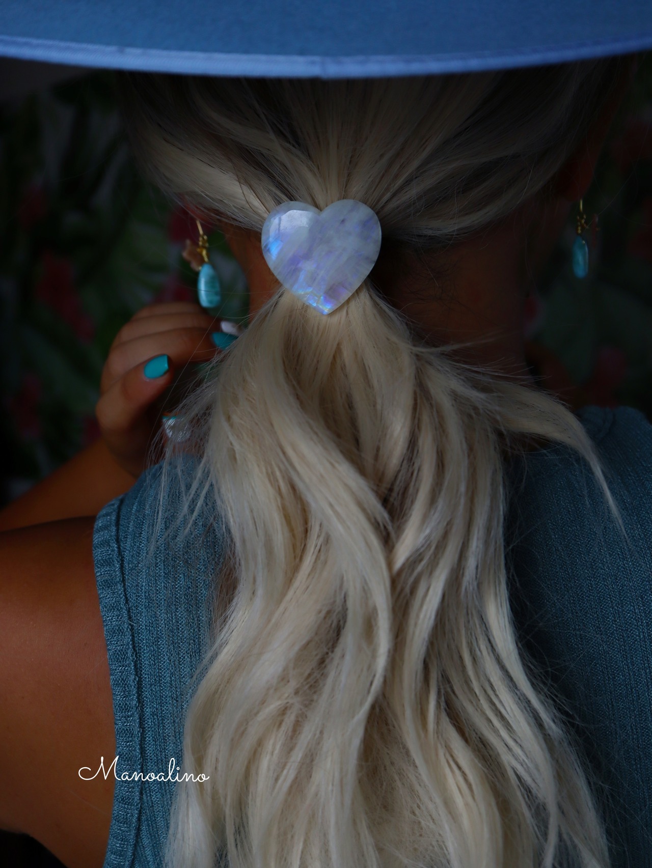 AAArank Pu'uwai Heart Rainbow moon stone hair accessory(AAAランク ハートレインボームーンストーンヘアゴム)