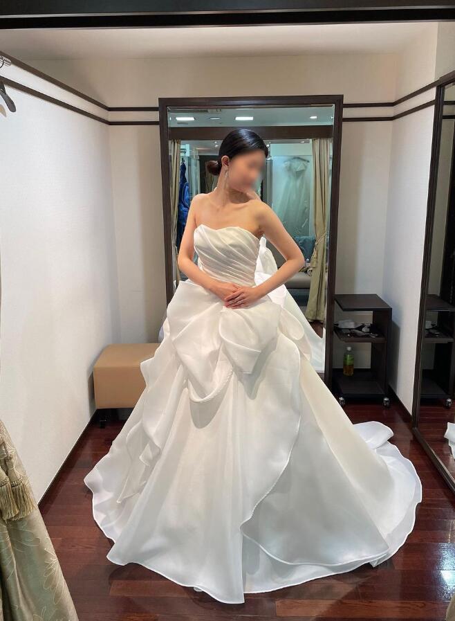 ウェディングドレス ベアトップ バックリボン ラッフルフリル Aライン  