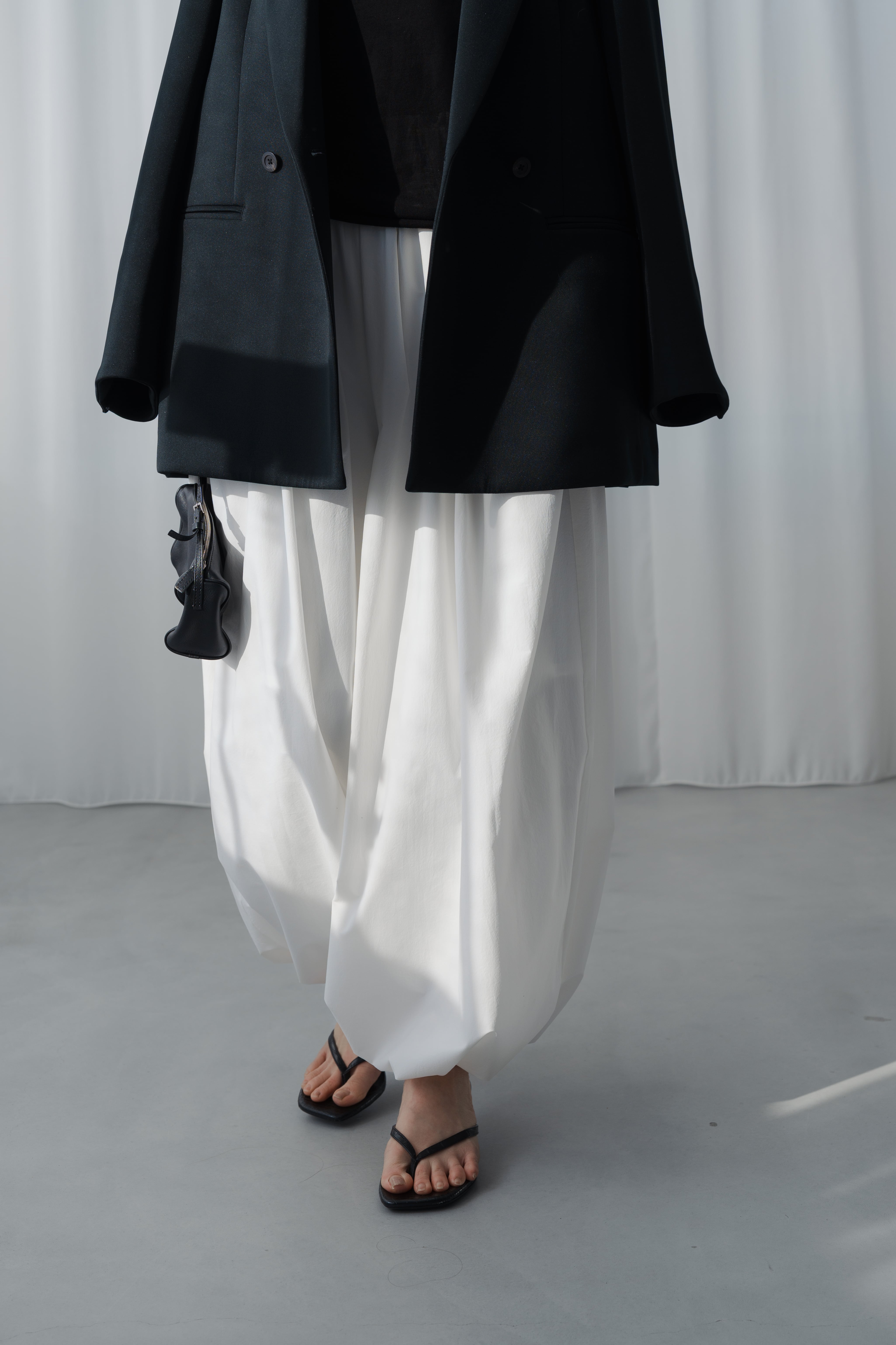 roughlow ラフロー　DAISY BLOUSE BLACK 新品未使用 roughlow