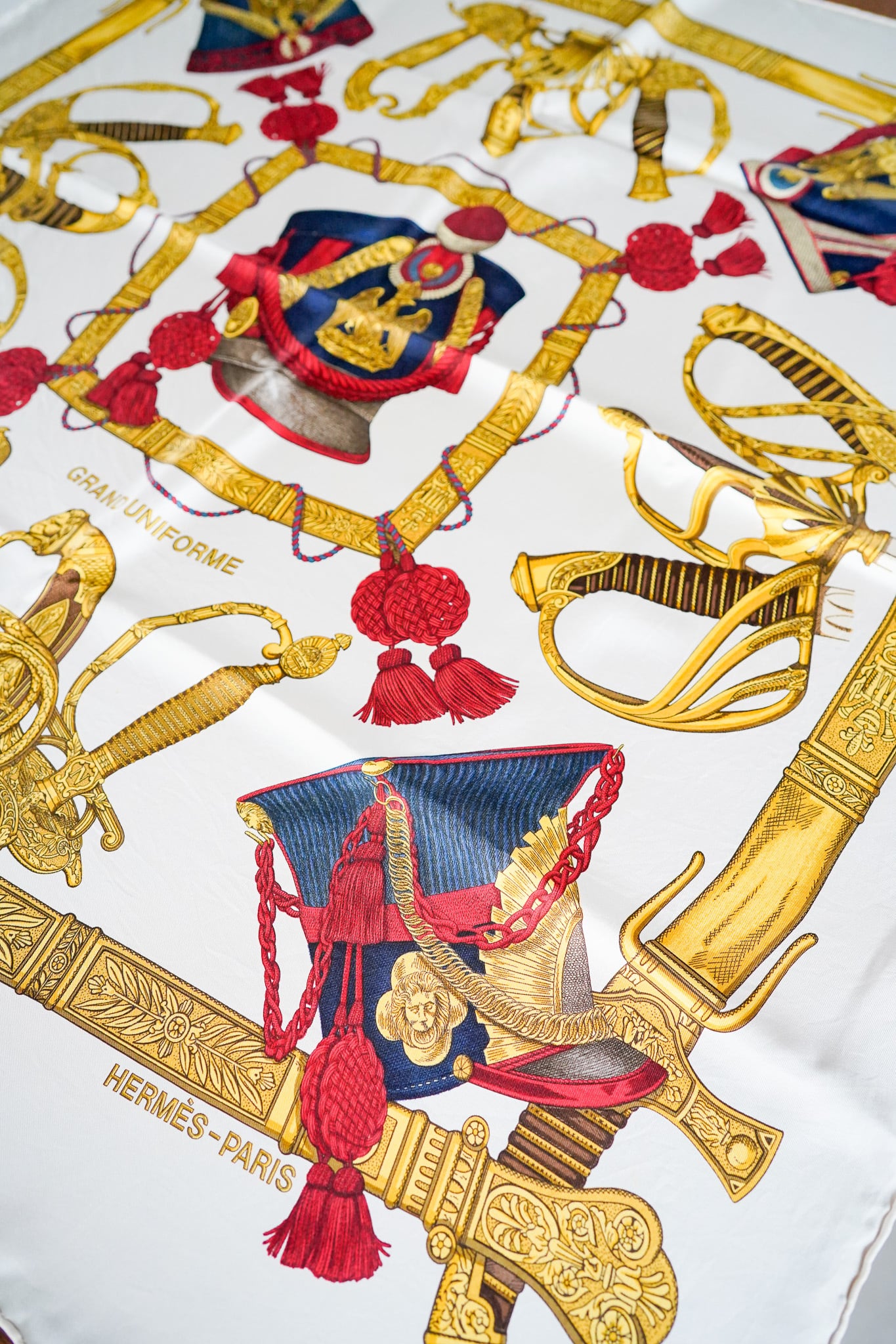 HERMÈS Carre 90 Silk Scarf 