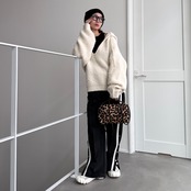 ブークレキーネックフーディーPO/エクリュ