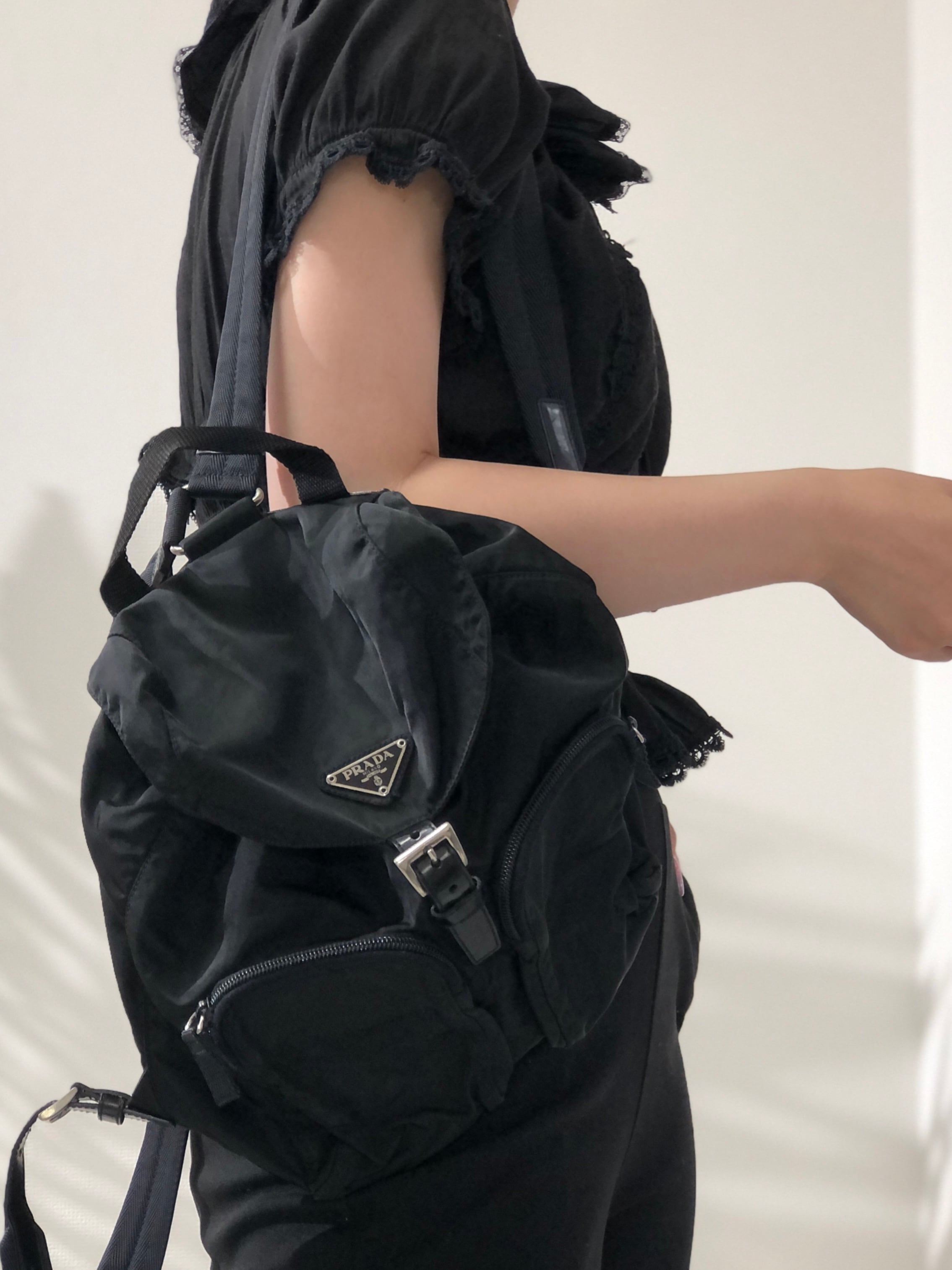 日本直送 名牌中古包 】PRADA プラダ トライアングルロゴ ナイロン  