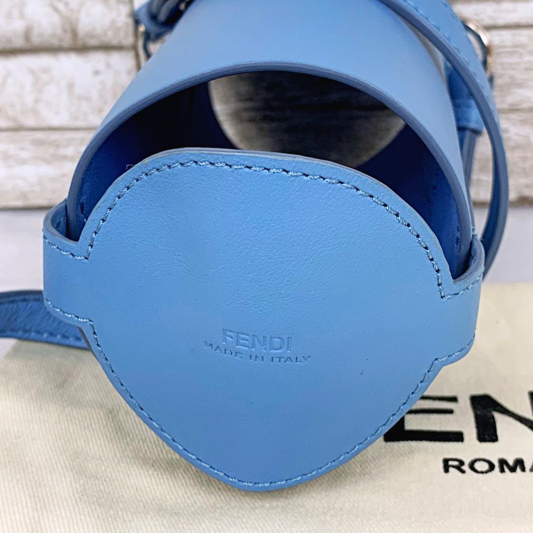 美品✨FENDI ボトルホルダー フェンディ ペットボトルホルダー 美品✨FENDI ボトルホルダー フェンディ ペットボトルホルダー