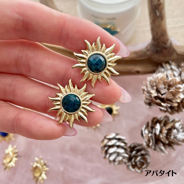 太陽をモチーフにした1POINTピアス Shinny Earring（アパタイト