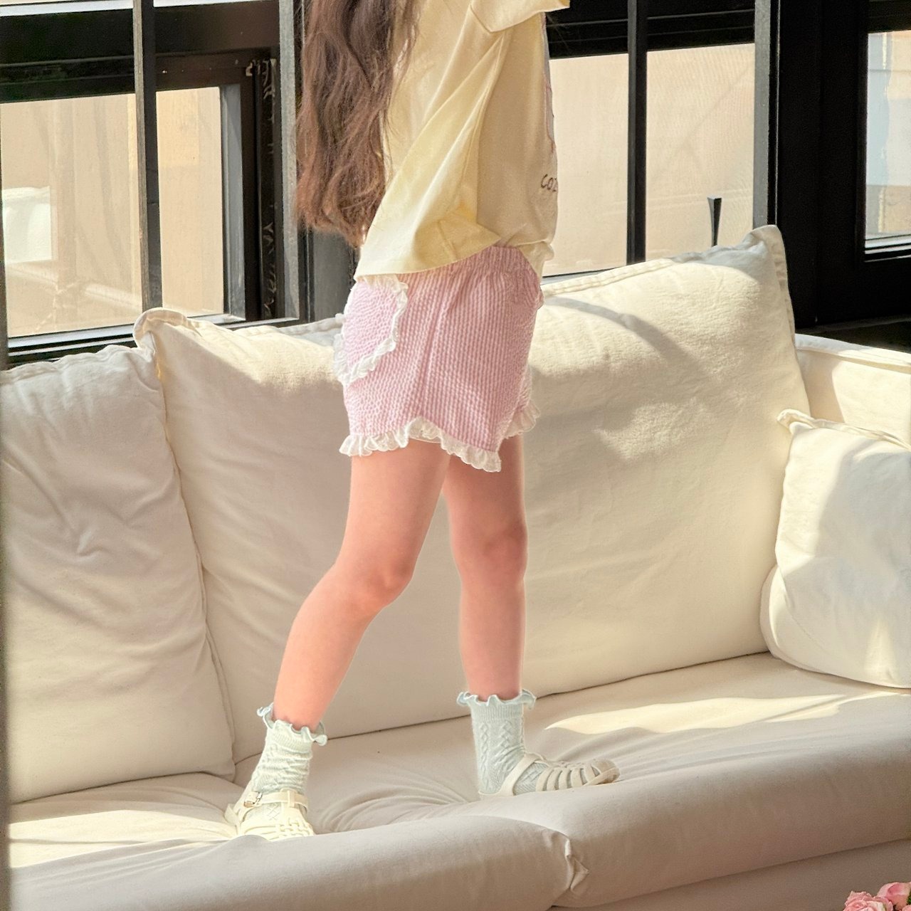 [ninibello] Cozy Sofa Short sleeve T-shirt / [니니벨로] 코지쇼파반팔티