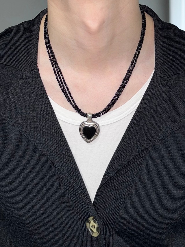 heart charm beads necklace / black × silver