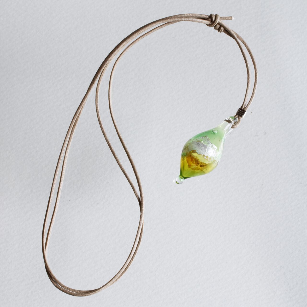 the brllliant green アロマペンダント　非売品　未使用　未開封 硝子のアロマペンダント（銀箔入）<鶸萌黄 -Hiwamoegi- > | Hamagon