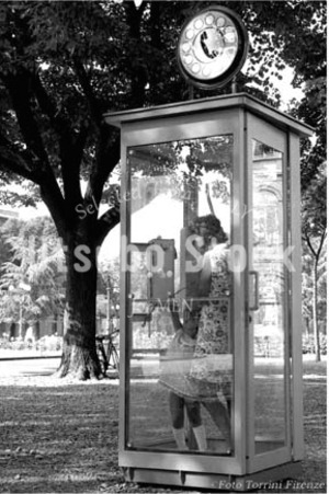1970年撮影　イタリア　電話ボックス　ドンナ　バンビーナ【160197001】